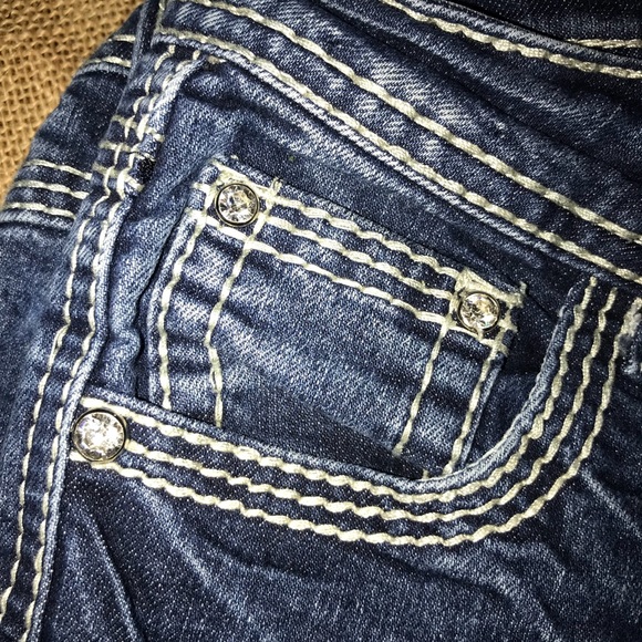 👖 Wired Heart - Picture 5 of 6